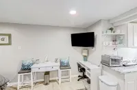 Charming studio Close to Bush Gardens and USF Hotels in University