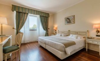 Hotel Savoy Palace