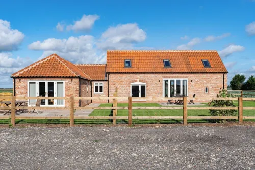 The Roost Barn Conversion in Rural Lincolnshire. Dog Friendly Accommodation! Hotel a Spalding