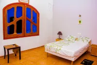 Large, beautiful wooded house in a unique vintage style, with 650m² of living space Các khách sạn ở Abomey Calavi