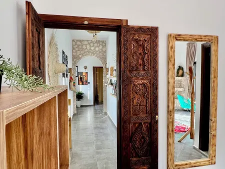 Villa Serinie - Splendid 4 bedroom villa with swimming pool for vacations Отели в г. Бузама