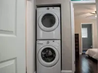 Cozy Retreat Near Airport & Downtown Hotels in Hapeville