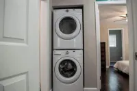 Cozy Retreat Near Airport & Downtown