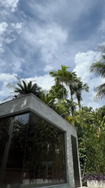 Juquehy: recently renovated, 50m from the beach. Spectacular pool, sauna and gourmet!