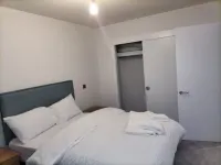 2  APARTMENT.RIVER VIEW. NETFLIX .FREE PARKING. Hotels in Gillingham