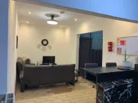 Friendly relaxing retreat in Weija near trendy Bojo and Kokrobite  Beach resorts