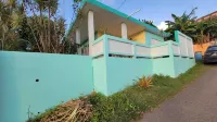 Authentic 3 bedroom Vieques house, quiet neighborhood, 10 minute walk to ferry.