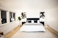 Cozy Modern Home. Stylish, Bright, and Inviting Hotels near Ferris Wheel