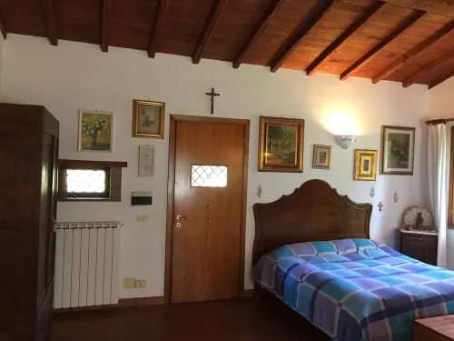 Lovely chalet in orte spa area just 5 minutes from the highway 오르테 호텔