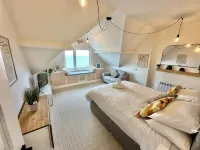 Pier View Retreat - Close to Beach - Sea Views With Parking