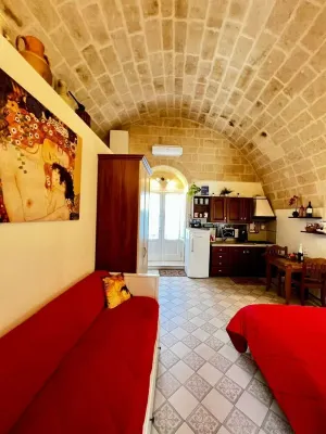 In the heart of the Sassi of Matera at 500 mt. from the historic center, apartment Deluxe فنادق في 