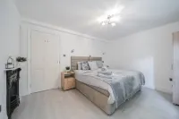 Beautiful 2 Bedroom House With Spacious Garden BBQ Các khách sạn ở Westerham