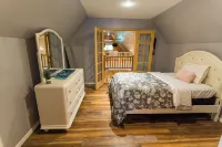 Mountain Peak Retreat - Pool - Hot Tub 와워싱 호텔