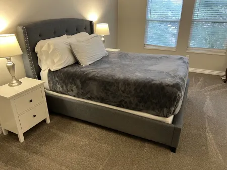 6 Bedroom, 4.5 Bathroom, 2 Kitchen - Spacious & Clean in Quiet Neighborhood Отели в г. Уэст-Джордан