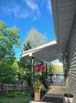 Serene Modern Lakefront Escape: Kayaks, Fishing, Firepit, Private Dock Hotel a Kinderhook