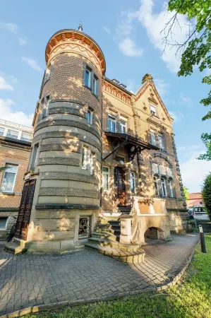 LubuNest3 | Terrace with barbecue & private parking space