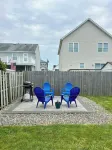 Tranquil 2-bedroom unit, Steps from the beach!