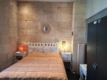 Charming 2-bedroom house in tranquil Le Bouscat with WiFi