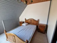 Weekly rental house with swimming pooleur 5 km from the beach فنادق في Ploneour-Lanvern