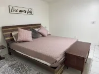 Charming 1-bedroom apartment with WiFi, AC in delightful Venice