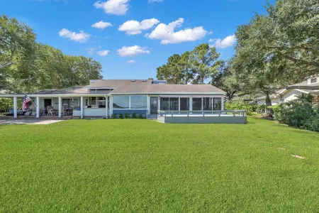 Lakefront Blue Paradise