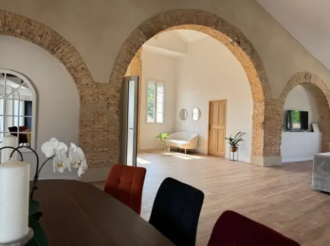 Splendid apartment in Orange town center