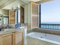 Anassa - Hot Tub