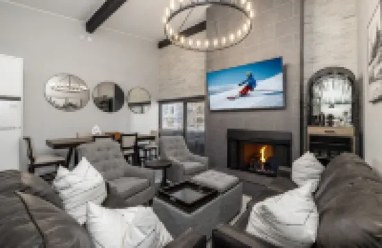 Entire Remodel 2023,180 Steps to Ski School & Gondola, 2BD/2BA,1 parking space!