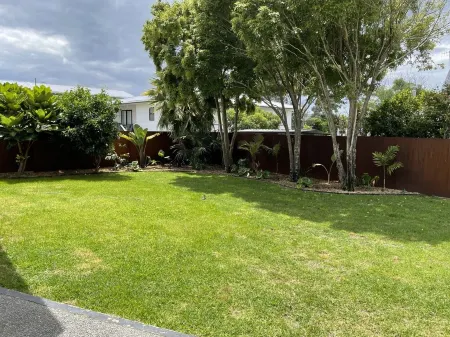 Large Family Home close to the beach in Whangamata Отели рядом с достопримечательностью «Уангамата Бич»