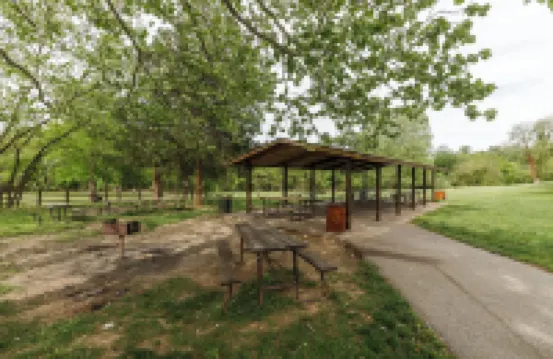 Hilltop Retreat w/ Pool, Games & Sunroom Hotel di Woodlawn