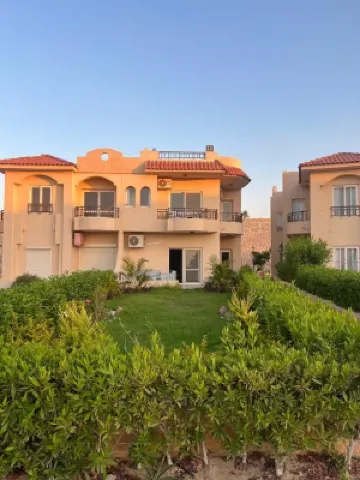 Lovely beach view 4-bedroom villa in Marsa Matrouh Governorate with WiFi, AC Hotel a 