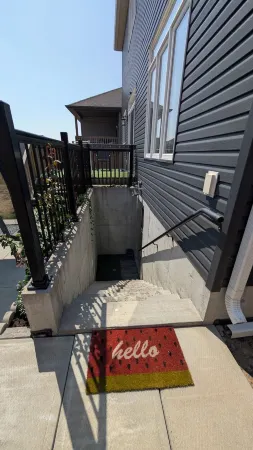 Spacious one bedroom Basement Apartment