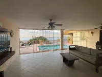 Resting villa overlooking Acapulco Bay