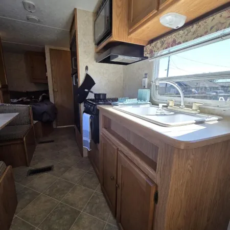 Cozy RV in the Middle of Forks 3 blocks from main Street