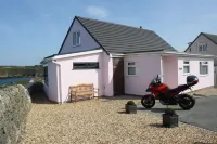 Holiday Cottage with 180 degree sea views