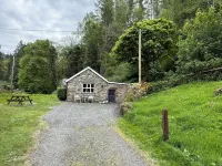 Riverside Cottage, Abergwynant (sleeps up to 3) - don't forget your binoculars!