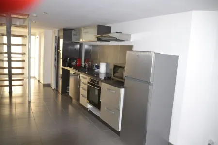 Loft Duplex Villeurbanne Отели рядом с достопримечательностью «Университет Клод Бернар Лион 1»