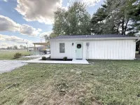 Grand Park Cottage - sleeps 12 steps from Grand Park