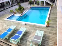 Ashton Court Belize - Pools