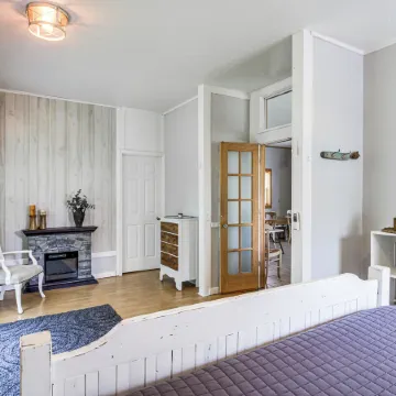 Quiet Lakefront Grand Rapids Cabin on 5 Acres