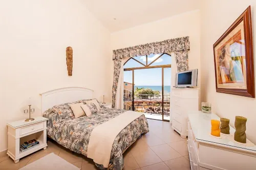Tamarindo Beach Penthouse with Private Jacuzzi and A/C