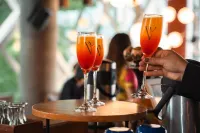 V Grand Hotel, A Member Of Radisson Individuals - bar