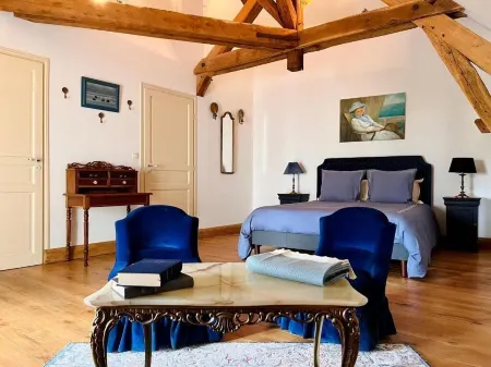 Maison Adrienne Отели в г. Мён