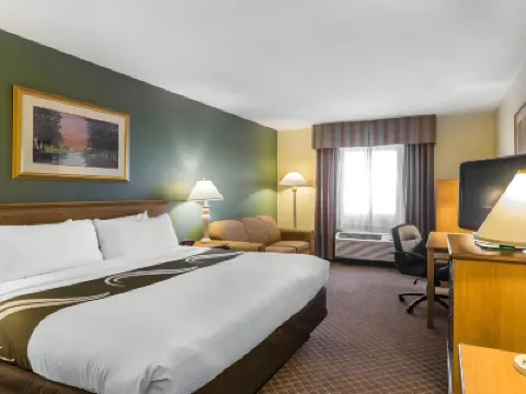 Quality Inn Hôtels à : 