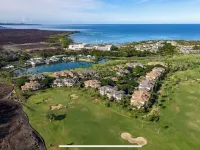 Beautifully decorated Penthouse overlooking WAIKOLOA Beach golf course