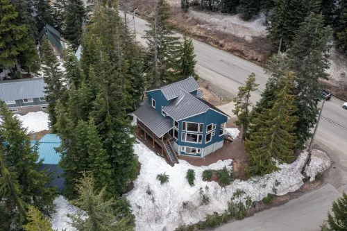 Ski-in Ski-out Sasquatch Retreat @ Snoqualmie Pass Hotels in Snoqualmie Pass