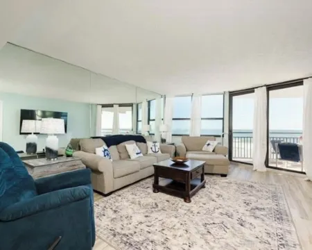 Direct Ocean Front Condo steps away from the Beach! Hotels in Ponce Inlet