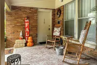 Texarkana Pet-Friendly Pad w/ Fenced Backyard - Lemmikkieläimet sallittu
