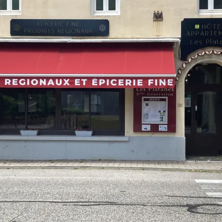 Hôtel et Appartements les Platanes