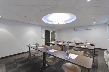 Motel 6 Brandon, MB Отели в г. Брандон